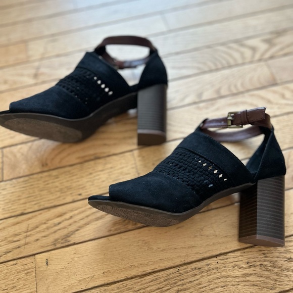 Justfab Renee black with brown straps sandals & peep toe - Picture 5 of 11